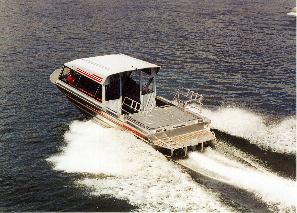 28′ Single Diesel Outfitting Guide Boat