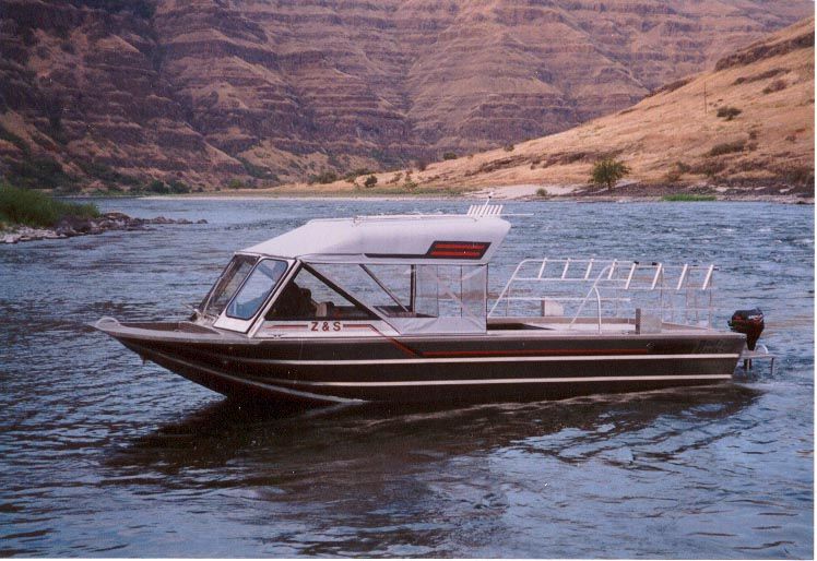 27′ Single Diesel Outfitting Guide Boat